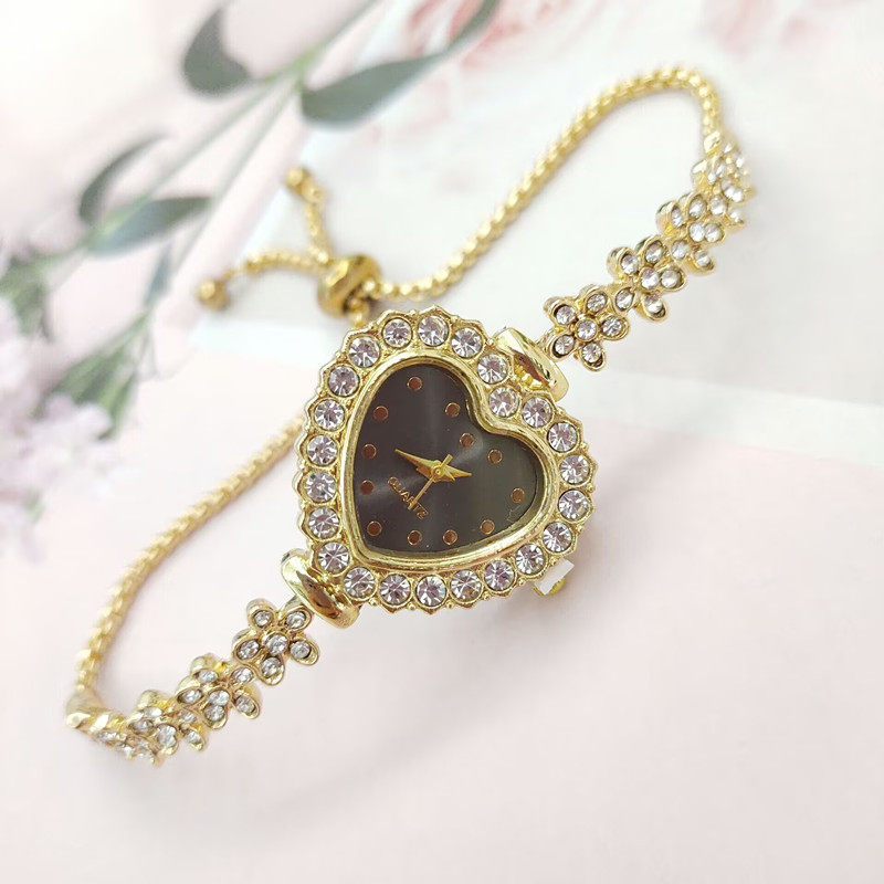 跨境外贸爆款爱心镶钻时尚女士手表抽拉式女款学生桃心手链表批发