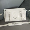 Small white 22cm