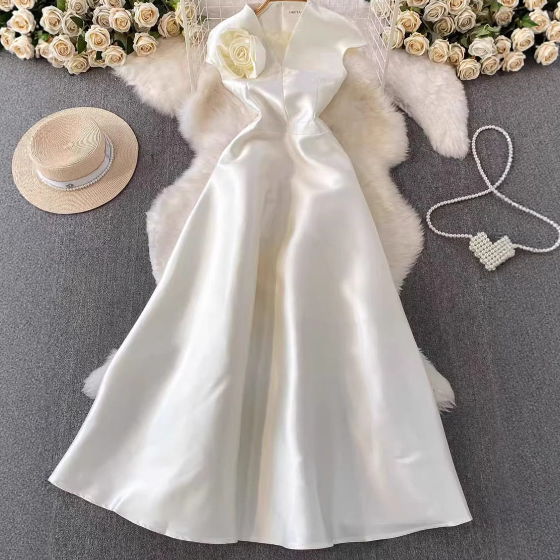Elegant Long Wedding Dress for Women High End Fashion 3D Floral Design V Neck Puff Sleeves Waist Cinching Perfect
