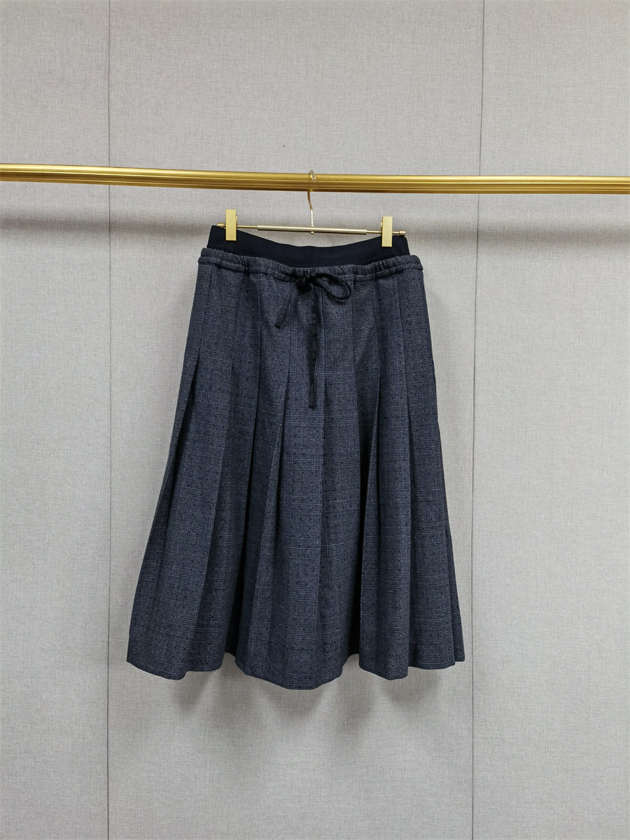 French Niche 2025 Early Autumn New Retro Plaid Round Neck Elegant Short Jacket Pleated Skirt Suit