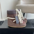 Knitted brown short tube