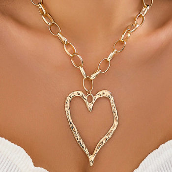 European and American Cross-Border Jewelry Metal Chain Exaggerated Hammered Pattern Heart Pendant Necklace Fashionable Simple Zinc Alloy Necklace