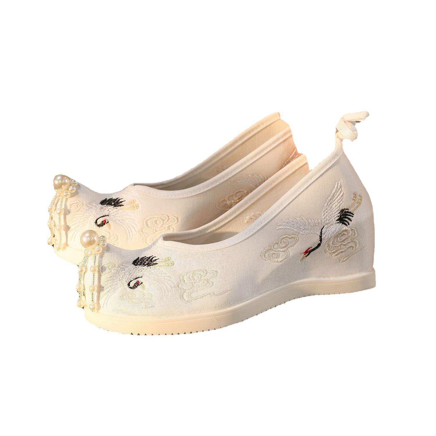 New Han Dynasty Shoes for Female Students, Ancient Style Embroidered Shoes for Women, Matchinging Han Dynasty Shoes, Ancient Style Shoes with Chinese Elements, Cloth Shoes