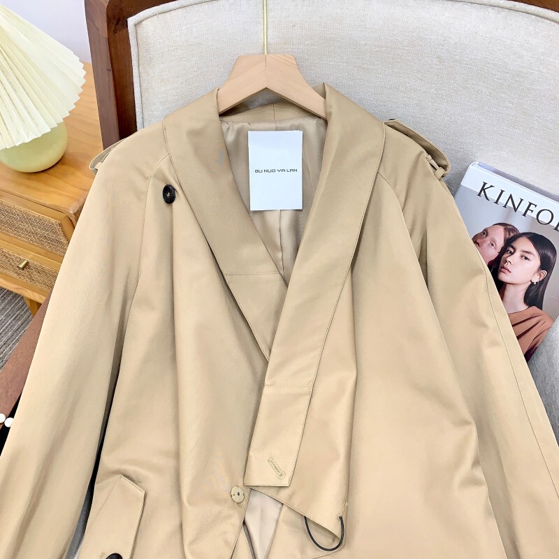 Áo trench coat nữ dáng ngắn thắt eo cổ đổ phối lông cừu — Bầu không khí màu nâu sỏi