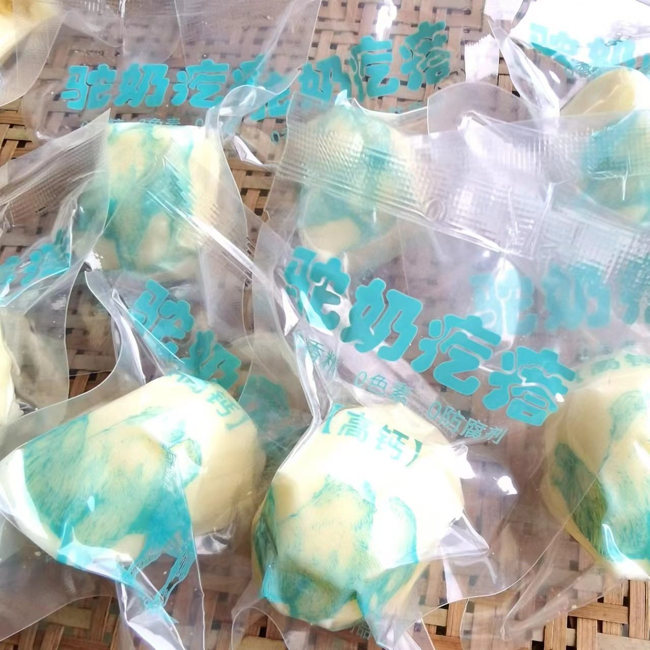 Inner Mongolia Specialty Fresh Cow's Milk Curd with Camel Milk and Goat Milk High-Calcium Bulk Cheese Products Small Package Cheese