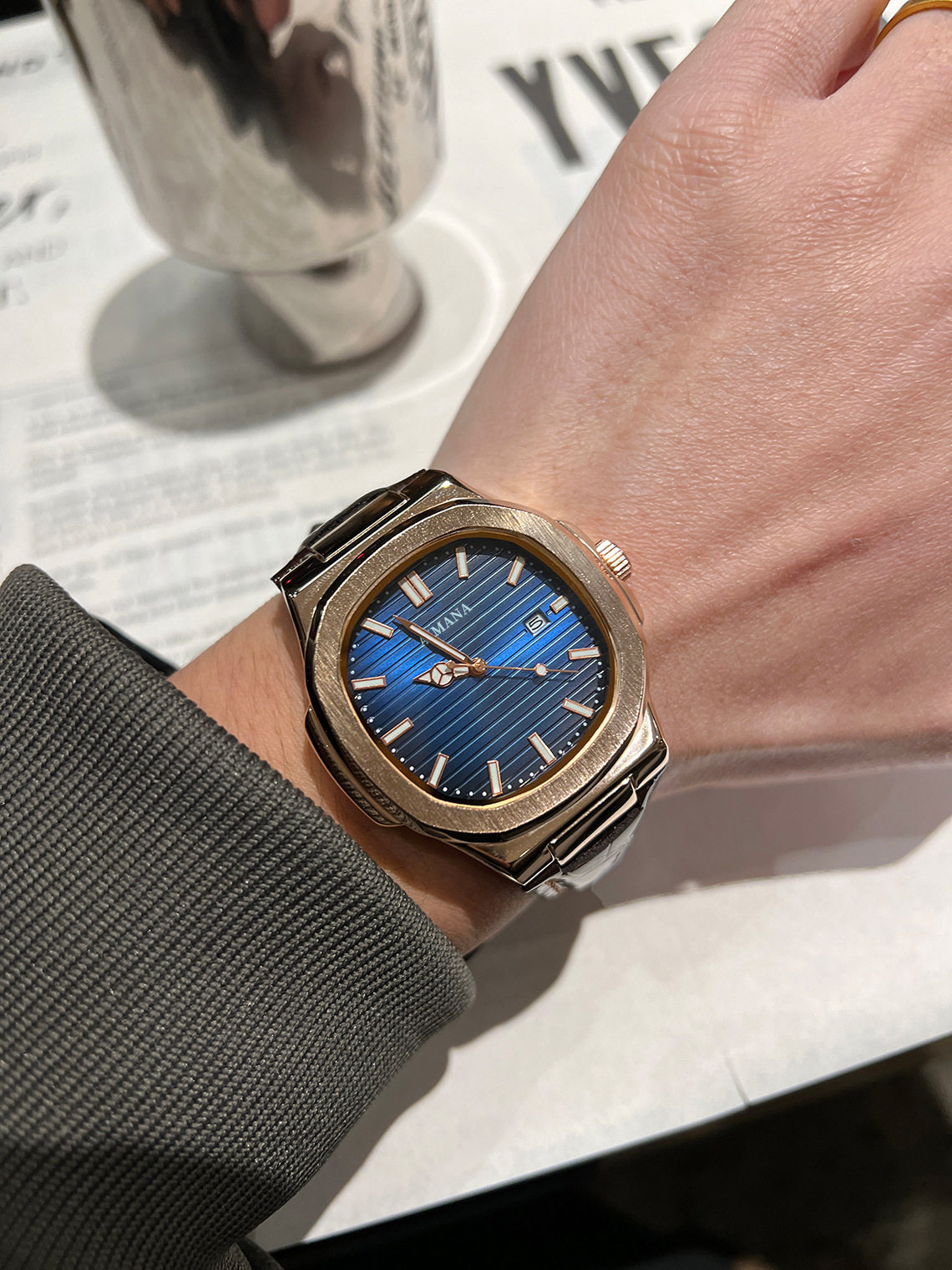 O1CN01sfqpQP1Z6v5DYsRZu !!2219695973146 0 cib