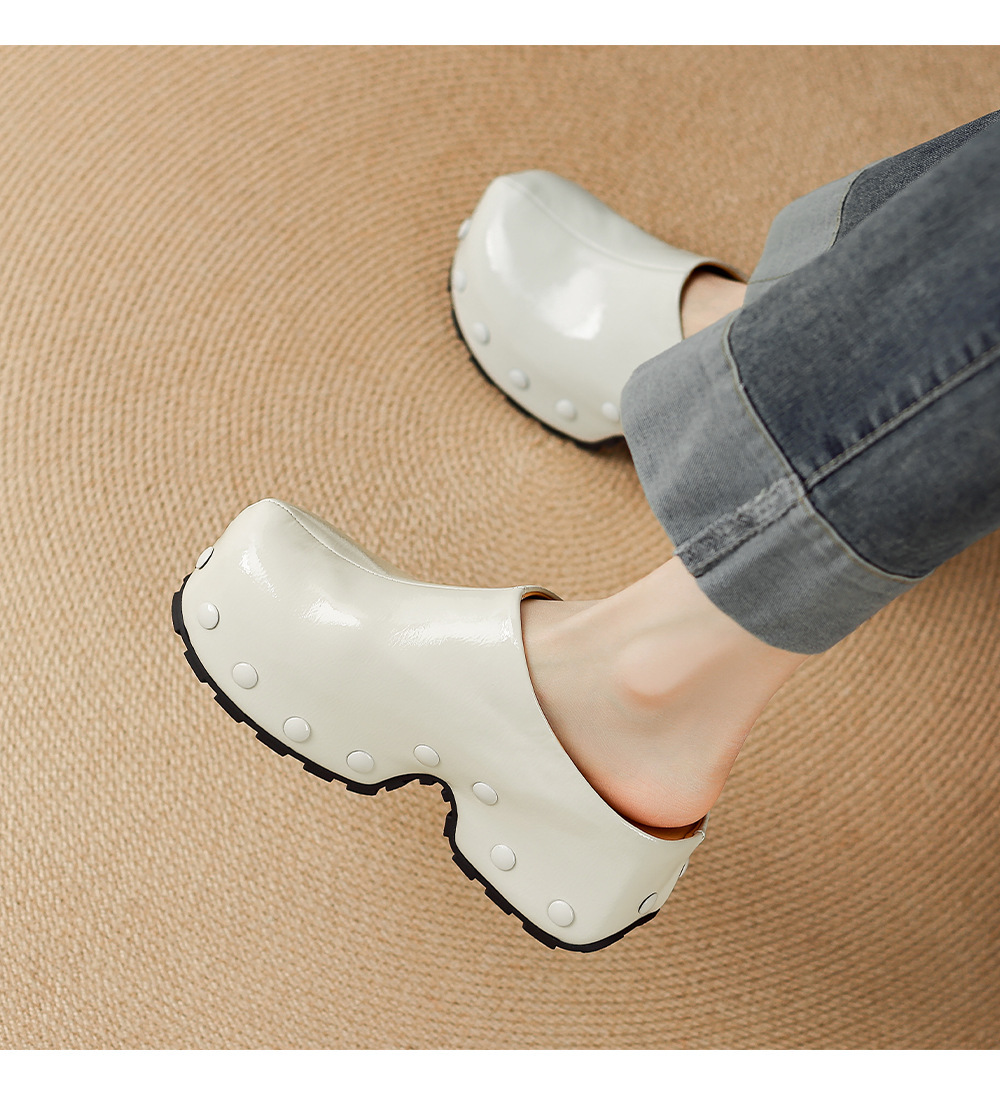 Mule nữ da bò mũi bọc đinh tán đế dày 6cm — màu đen, Màu trắng