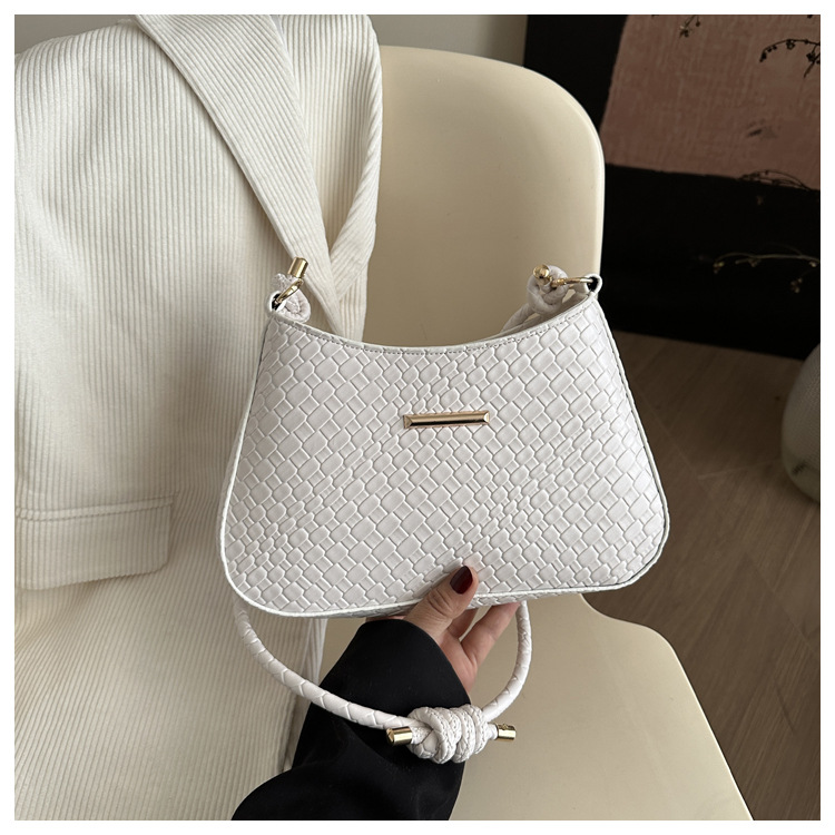 O1CN01sj8S081L08aCCDCUV !!2216157661236 0 cib