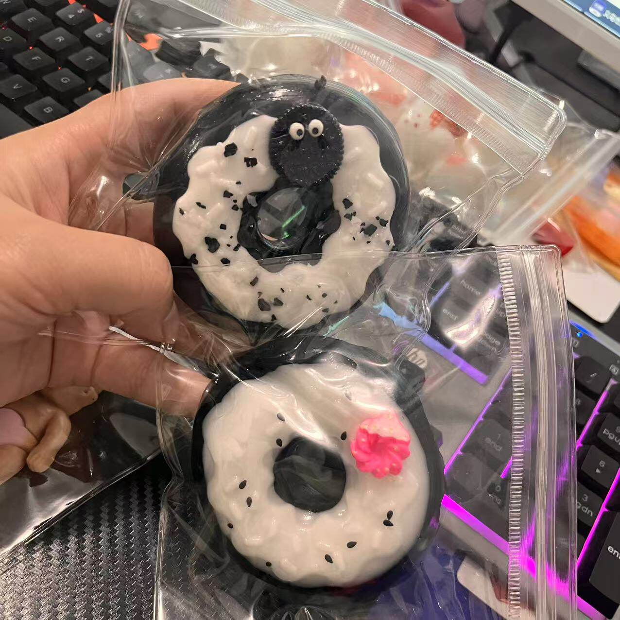 ドーナツ - 黒 [大きくて厚い]