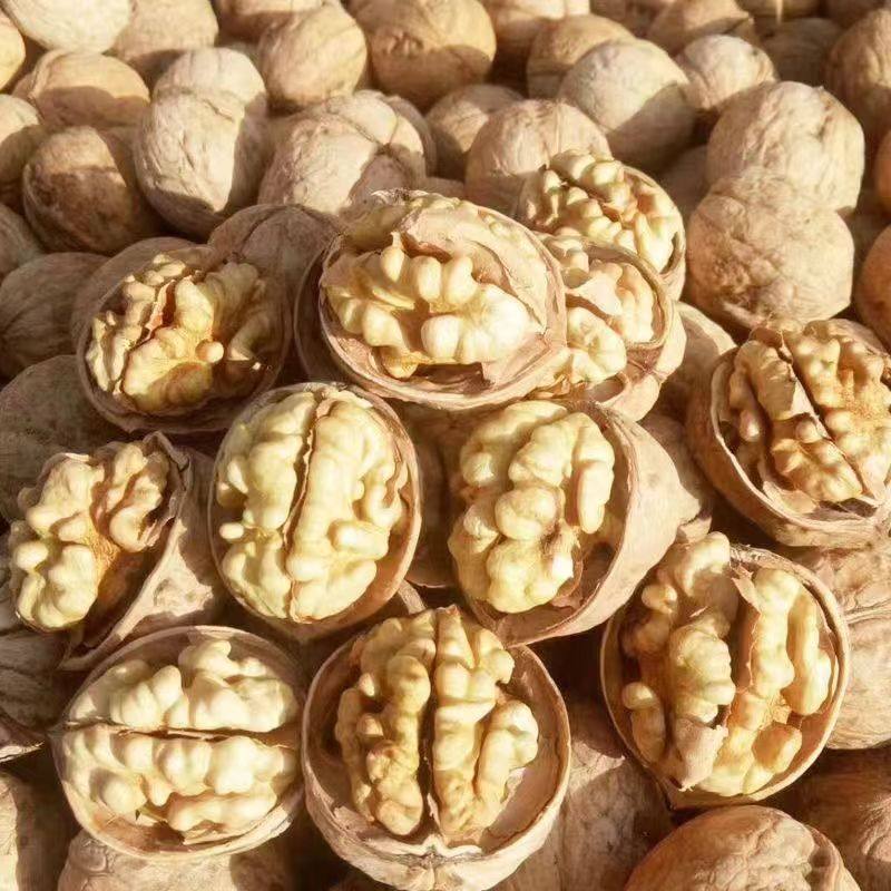 Paper-Skinned Walnuts for Pregnant Women, Hand-Picked Raw Walnuts, New Xinjiang Specialty Aksu Hand-Peeled Roasted Milk-Flavored Nuts