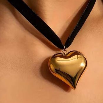 Cross-Border Simple Velvet Heart Choker Collarbone Chain French Sweet Cool Niche Heart-Shaped Necklace Women's Jewelry