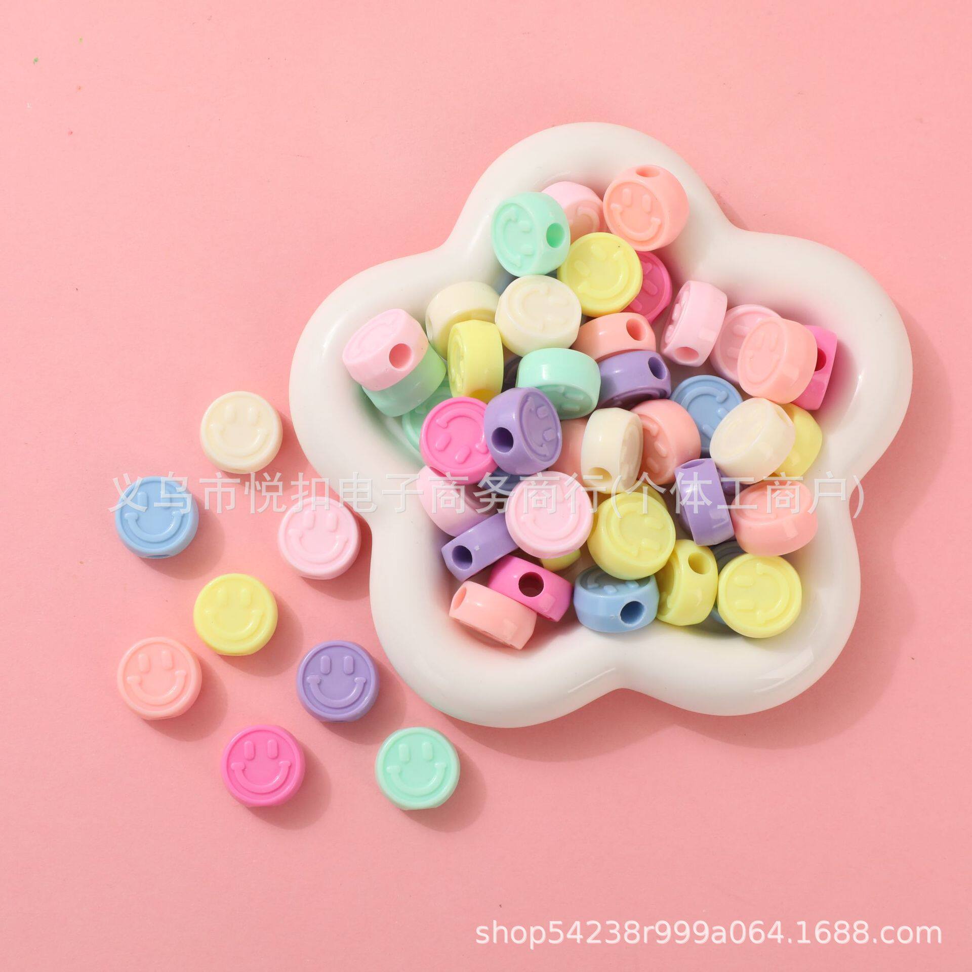 ลูกปัดแบนรูปหน้ายิ้มสีมาการอง ขนาด 20 มม. มีรูแนวตั้ง สำหรับ DIY ทำโซ่คล้องโทรศัพท์แฮนด์เมด ยางรัดผม และอุปกรณ์เสริมโทรศัพท์แบบทำเอง