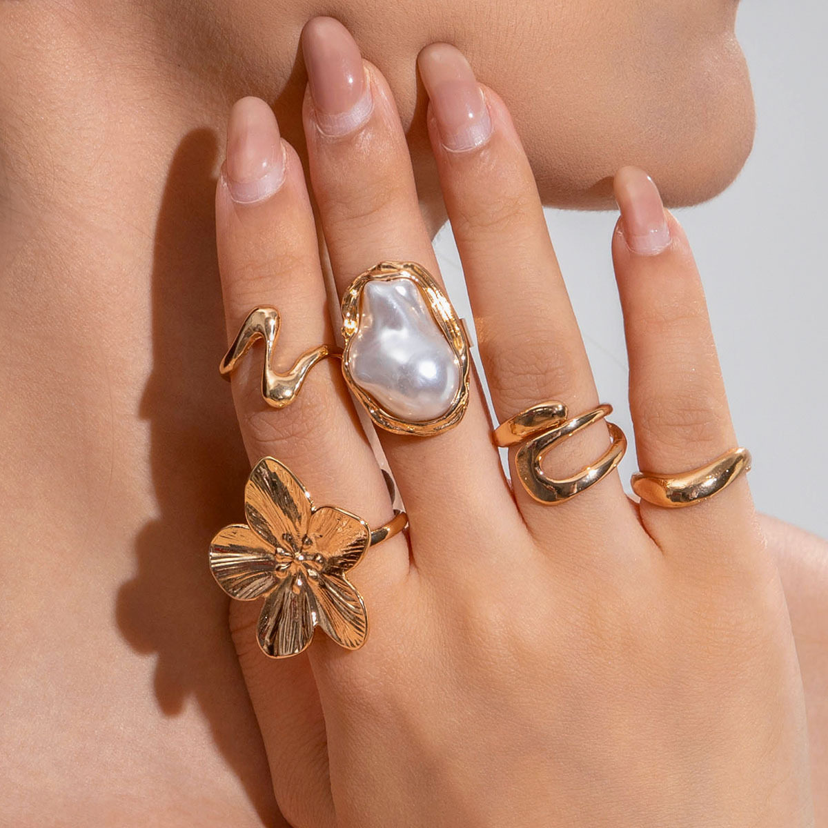 สั่งซื้อนำเข้า Ode Jewelry Alloy Flower Point Diamond Pearl Ring Retro Baroque Geometric Ring Set จากจีน 1688 taobao alibaba tmall