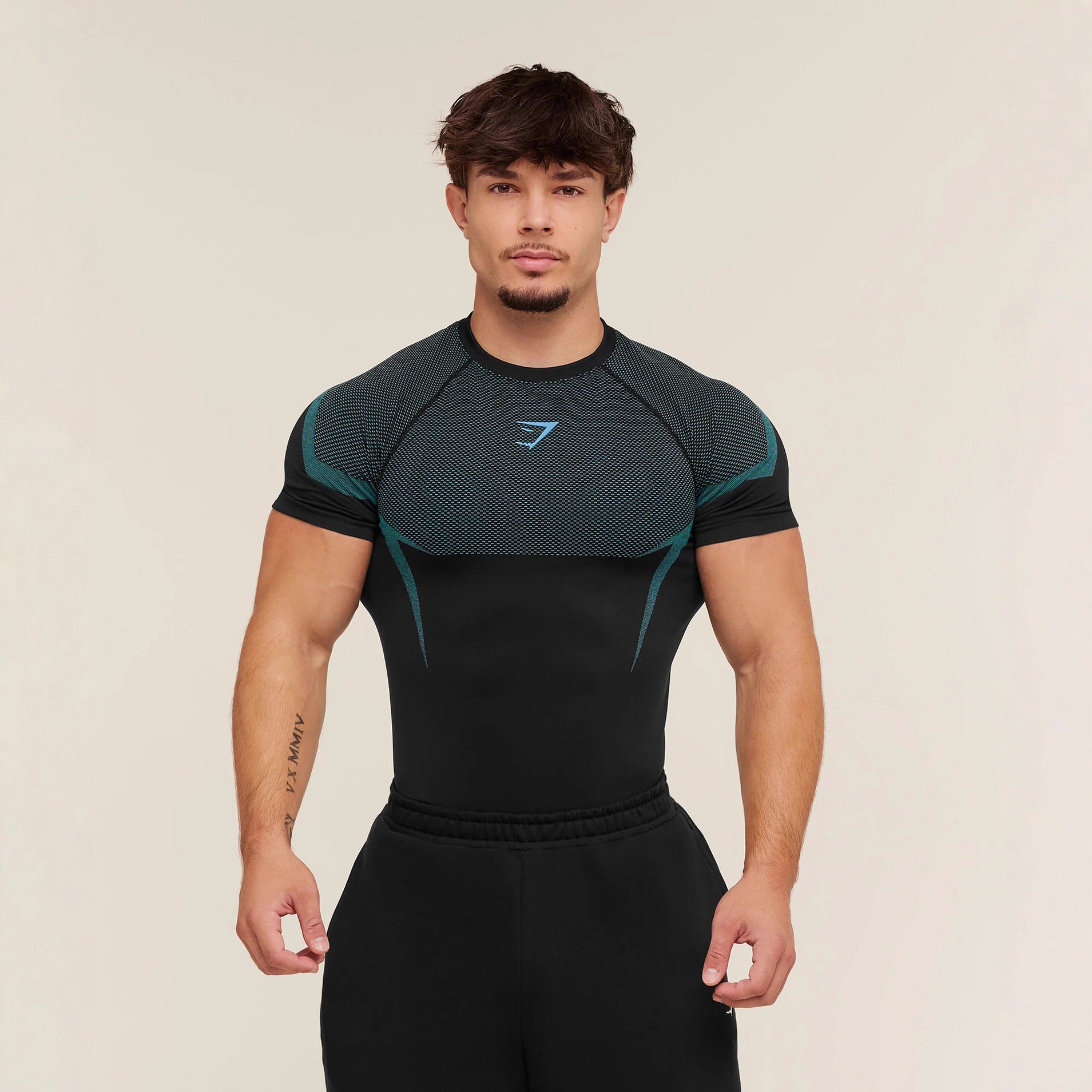 Мужская футболка GYMSHARK/ONYX для занятий спортом и фитнесом, быстросохнущий дышащий эластичный тренировочный костюм с круглым вырезом и короткими рукавами в обтяжку Изображение 1