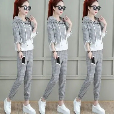 Fashion sweater suit women's 2023 Spring and Autumn New Western temperament small slim professional two-piece suit