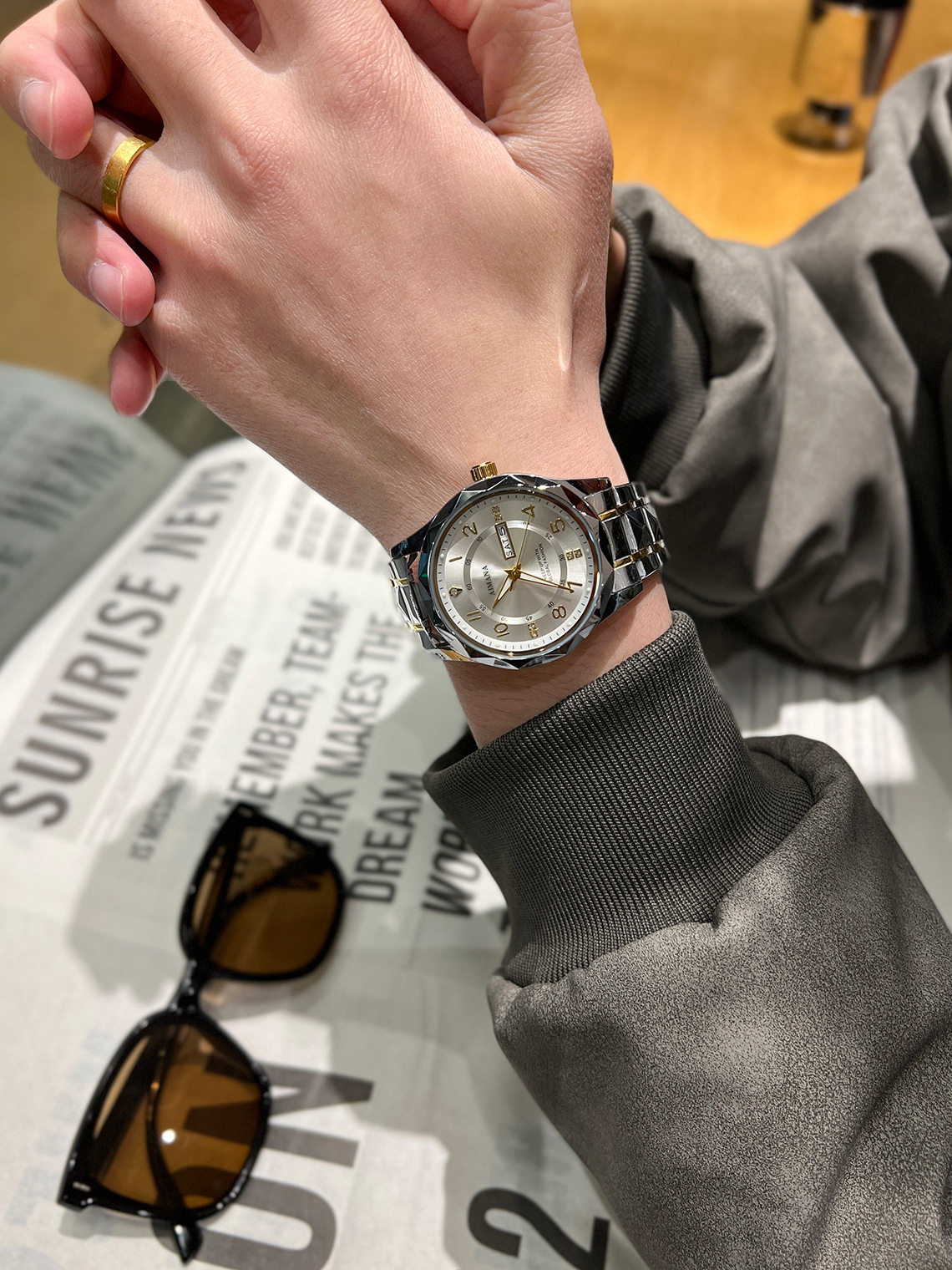 O1CN01t1KgAb1Y0Df131Plt !!2216212932996 0 cib