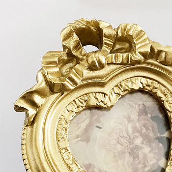 European-style resin photo frame decoration American-style simple modern creative heart-shaped bedroom wall-mounted wedding photo frame decoration