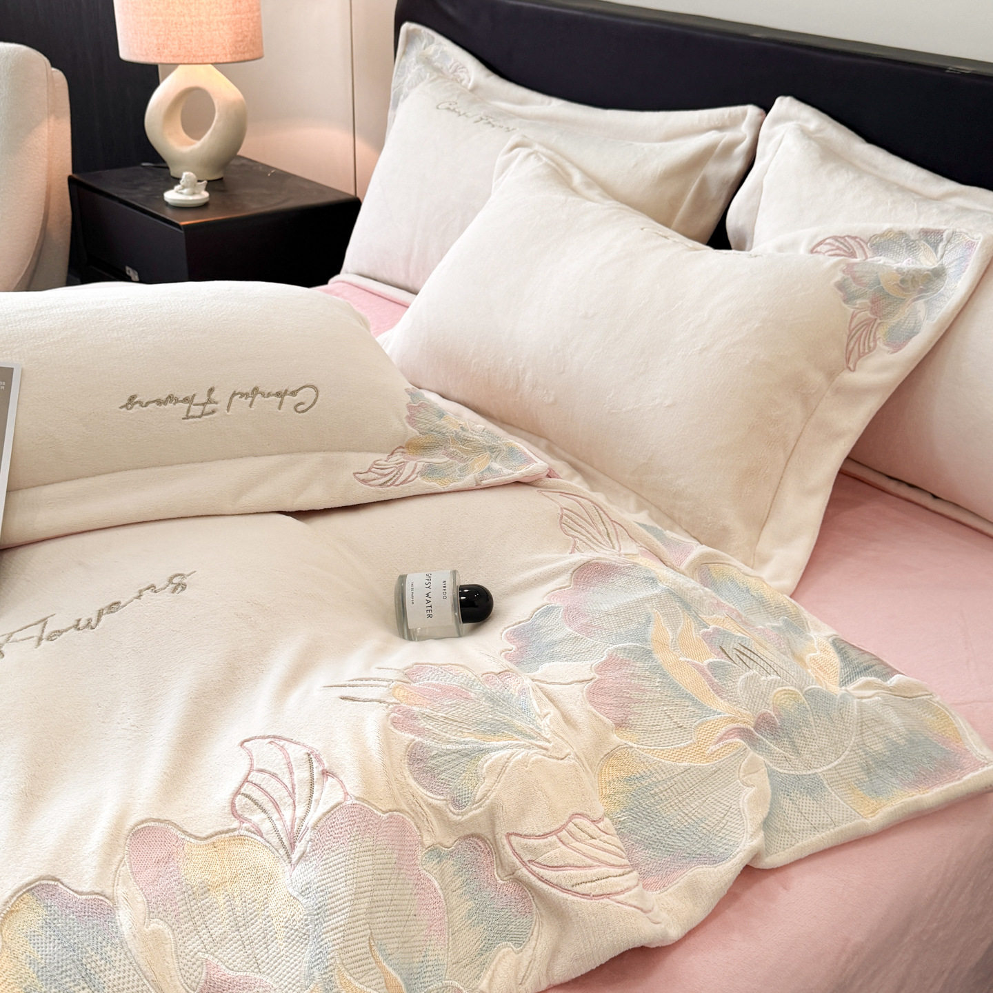 Brand Home Textiles Thickened and Warm Four-Piece Set Double-Sided Milk Velvet Anti-Static Coral Velvet Duvet Cover Three-Piece Set Skin-Friendly