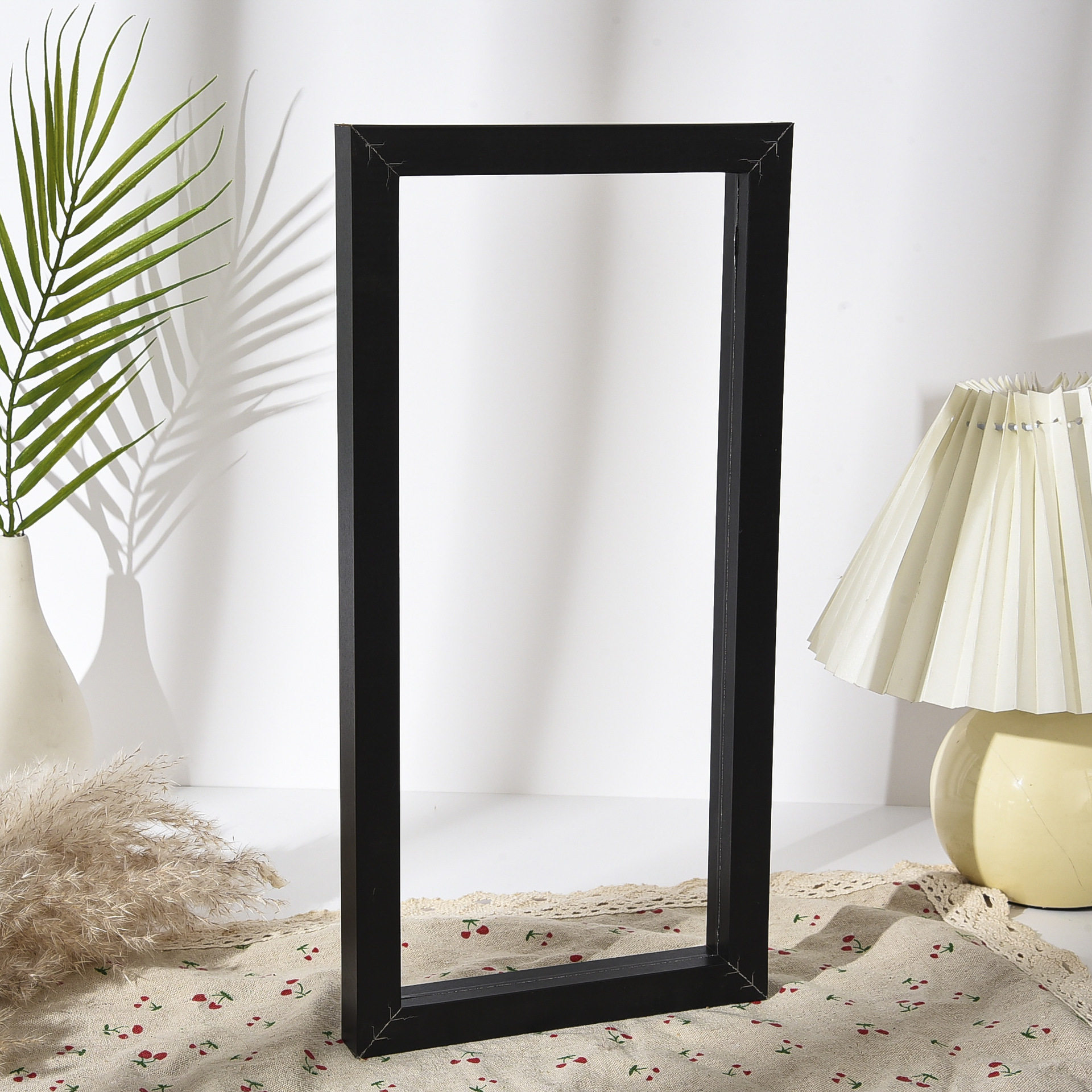 Factory solid wood photo frame three-dimensional texture hollow photo frame table wholesale advanced desktop ornaments wooden photo frame