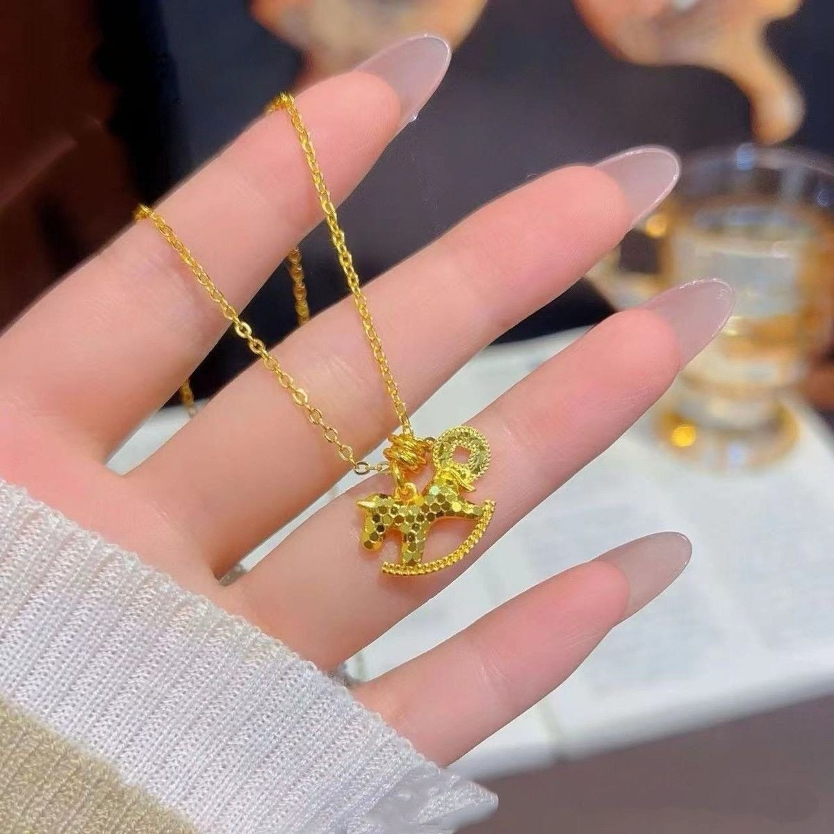 Get Rich Immediately, Sand Gold, Sparkling Crushed Ice, Golden Trojan Horse Necklace, Pony Copper Coin Bracelet, Stacked High-End Clavicle Chain