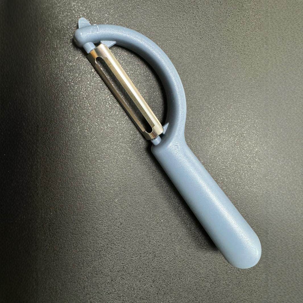 Factory direct stainless steel peeler sugarcane peeler potato shaving knife kitchen gadgets melon and fruit planer