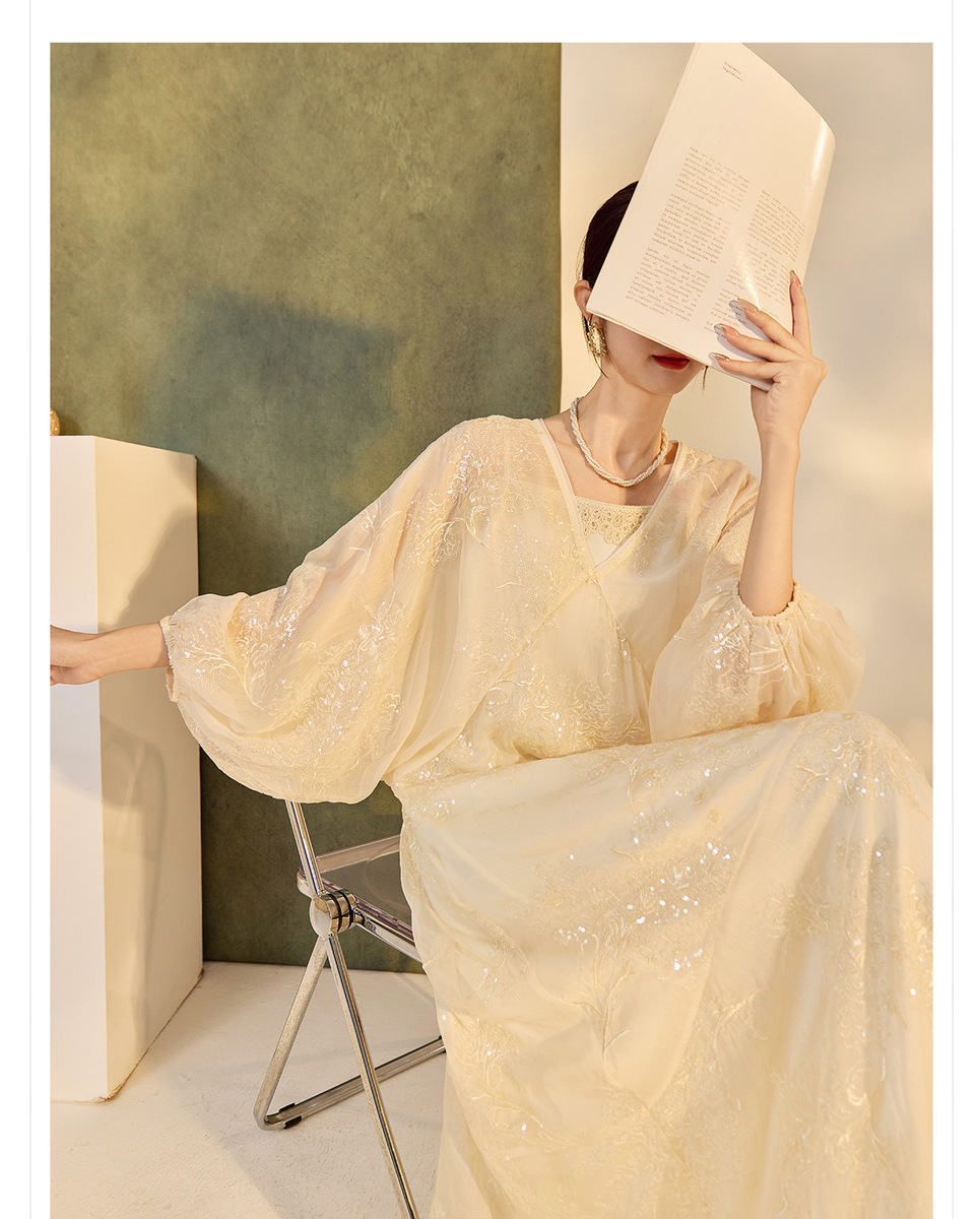 Đầm maxi nữ thêu họa tiết hoa tay phồng cổ chữ V dáng suông — Gạo sợi mây (giao hàng trong 7 ngày), Gạo sợi mây (giao hàng trong ngày)