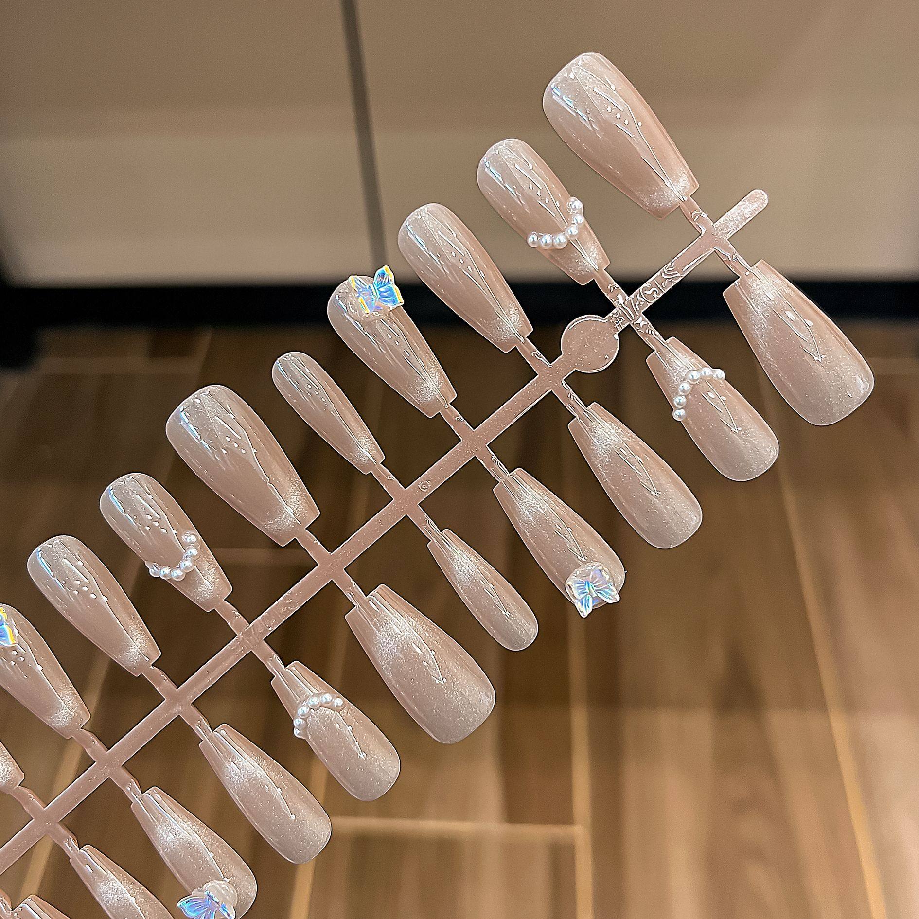 Mid-Length Rhinestone Press-On Nails with Painted Bowknot Nail Art, Sweet Girl Style Fake Nails, Elegant Nail Pieces with Dazzling Sparkle