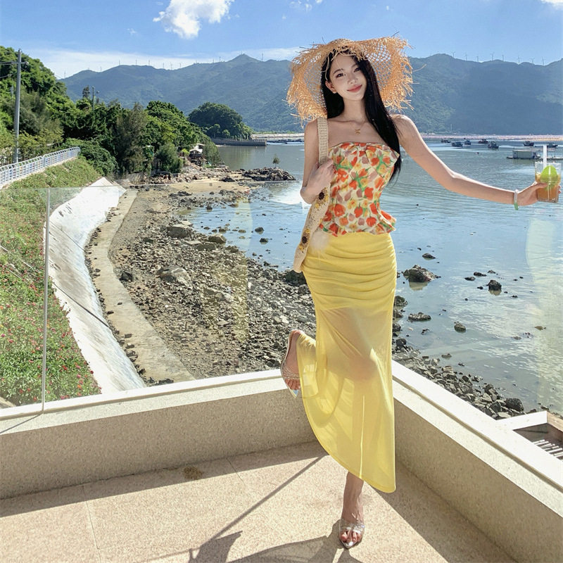 Yellow Off-Shoulder Short Waist Tube Top Top and Skirt Two-Piece Summer Dress Hot Girl Vacation Beach Suit for Women