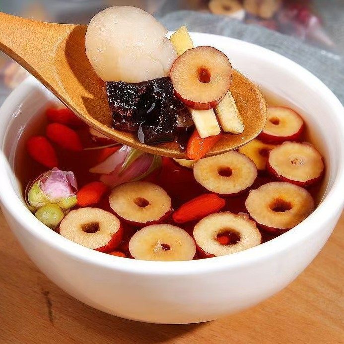 Brown Sugar Ginger Tea for Menstrual Care, Individually Packaged with Red Dates, Longan, Rose, and Goji Berries, Women's Tea Bags for Regulating Qi and Blood