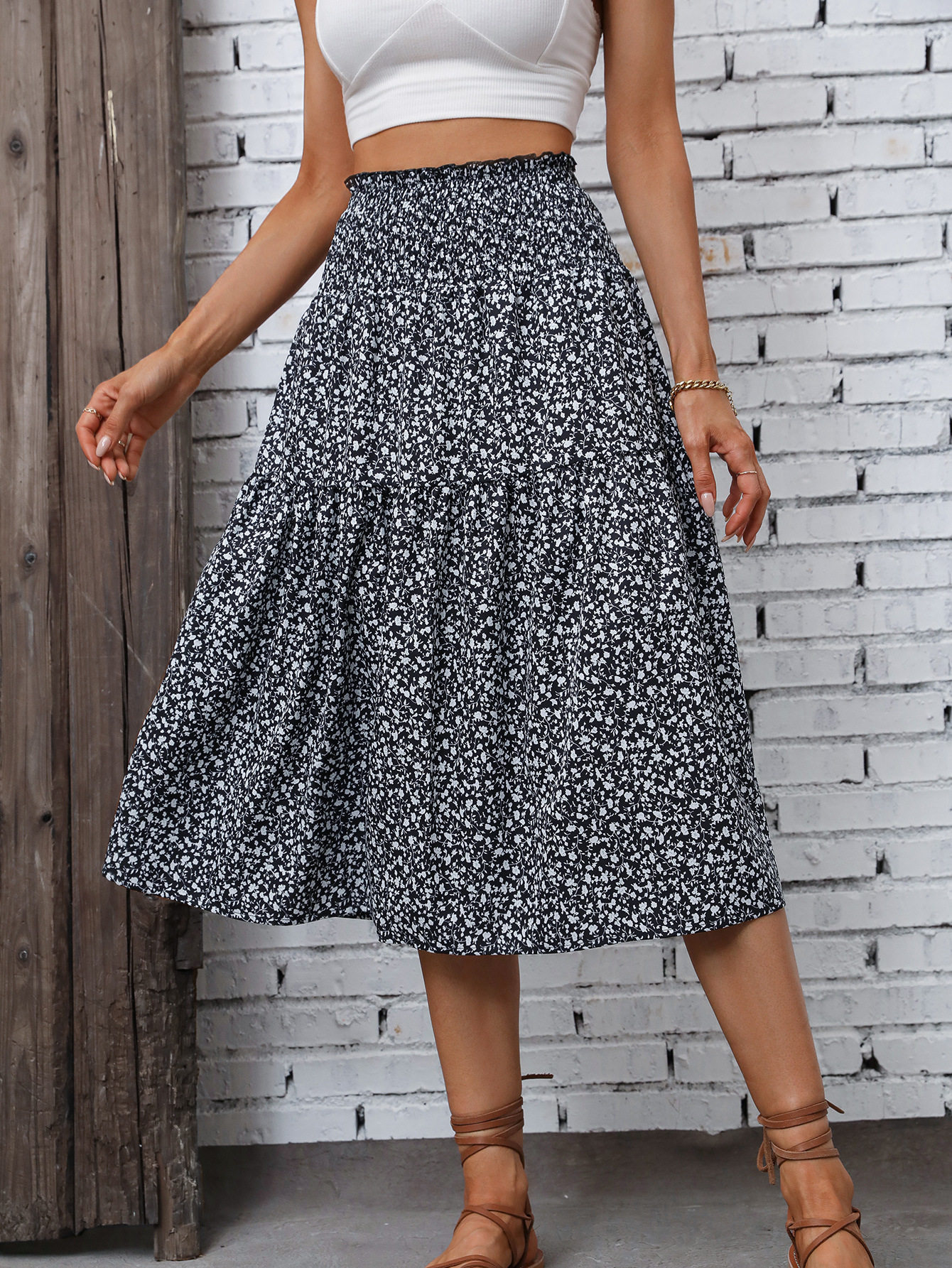 Floral Print Midi Skirt Summer Fashion Lightweight Fabric Stylish Design Perfect for Casual Outings Wholesale