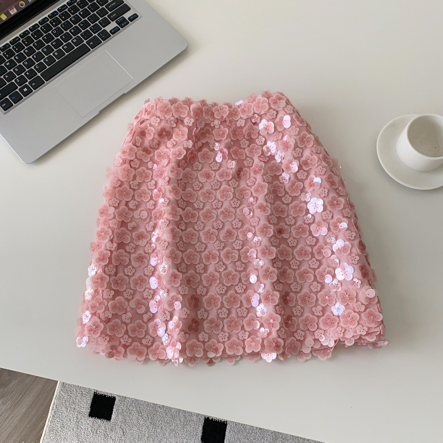 French Embroidered Sequin Floral Midi Skirt High Waist Slim Fit Elegant Design Autumn Fashion for Women Wholesale