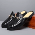 T008 black