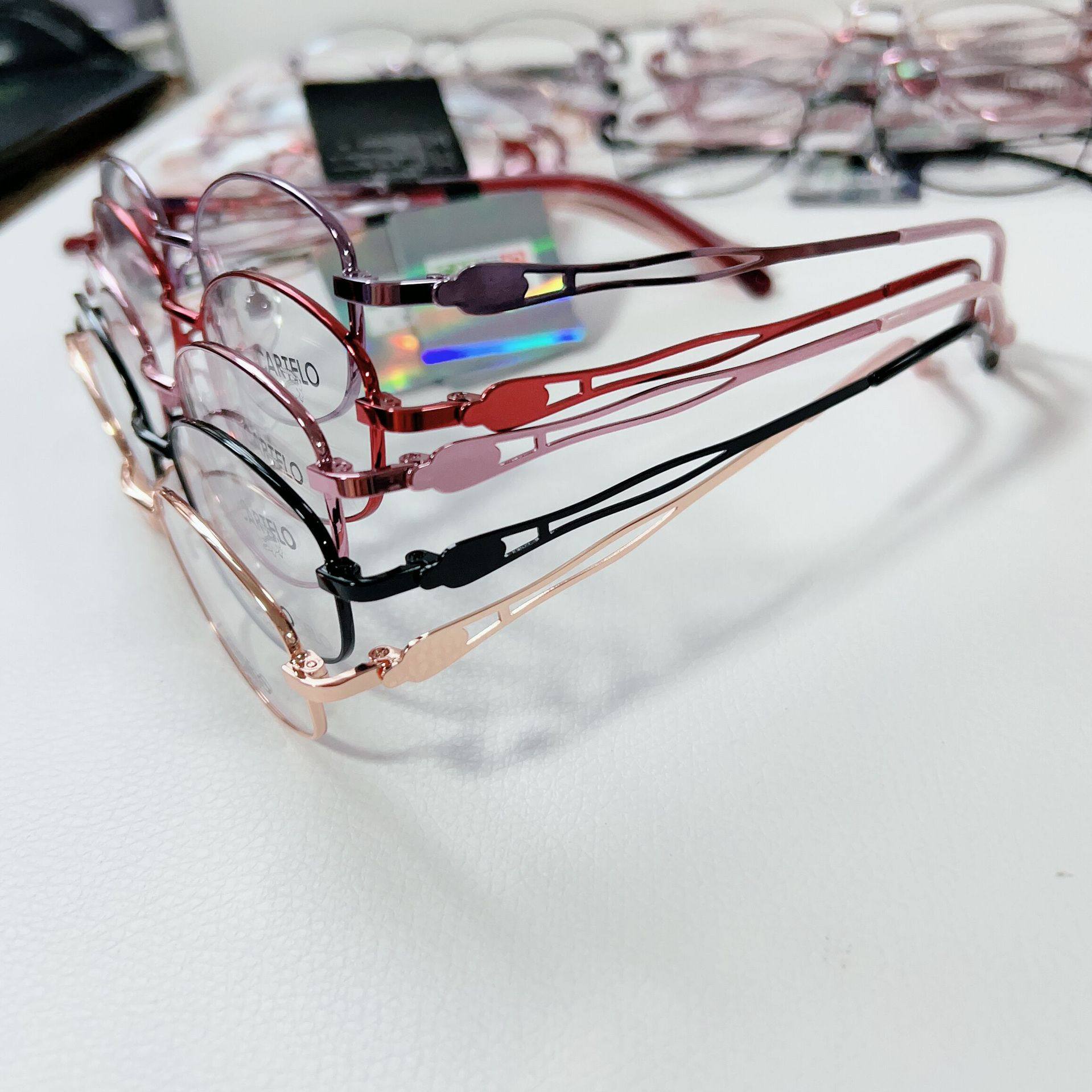 Women's Business Thick Gold Electroplated Glasses Frame, Elegant Age-Reducing Titanium Mirror, Can Be Equipped with Myopia Reading Glasses, Pure Titanium Alloy