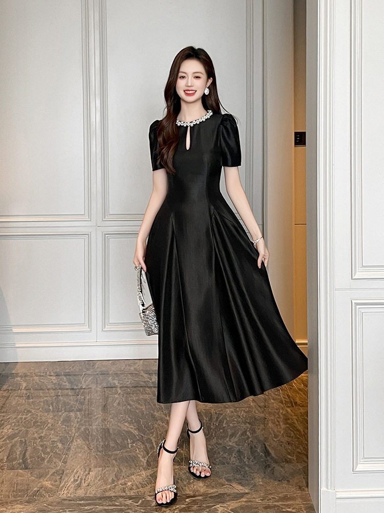 Đầm maxi nữ tay ngắn cổ tròn thắt eo dáng suông — [Đen], [Xanh bạc hà], [Tím]