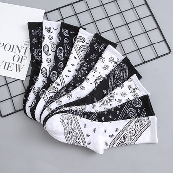 Tide brand cashew flower vintage socks street fashion black and white stocking totem ladies in the tube tide socks manufacturers wholesale