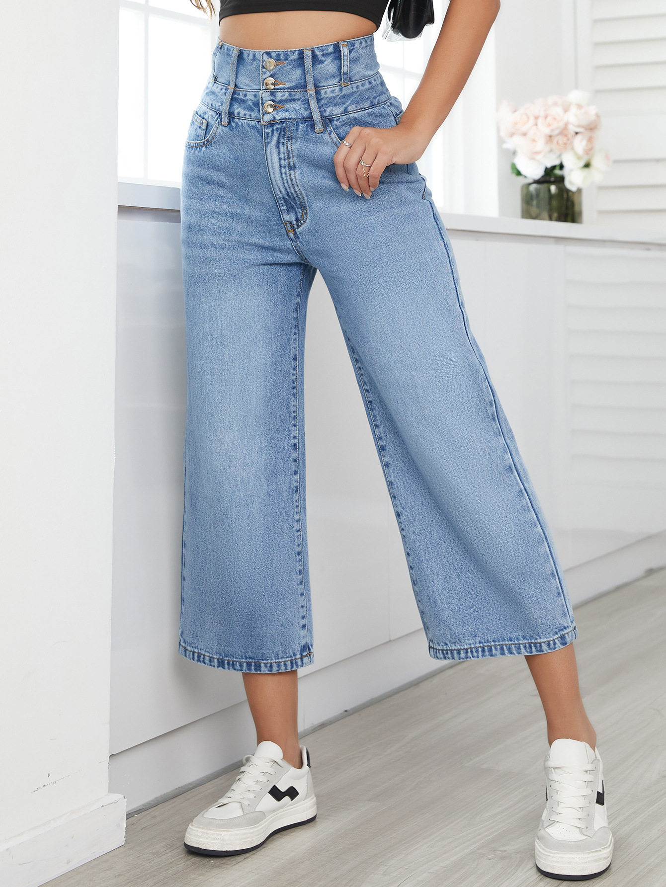High Waisted Wide Leg Jeans Straight Cut Cropped Length Denim Fabric Casual Wear for Women Wholesale Available