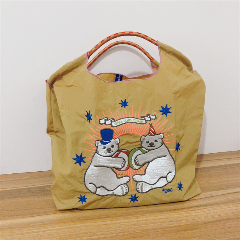 【刺繍金】カーキ色抱き熊