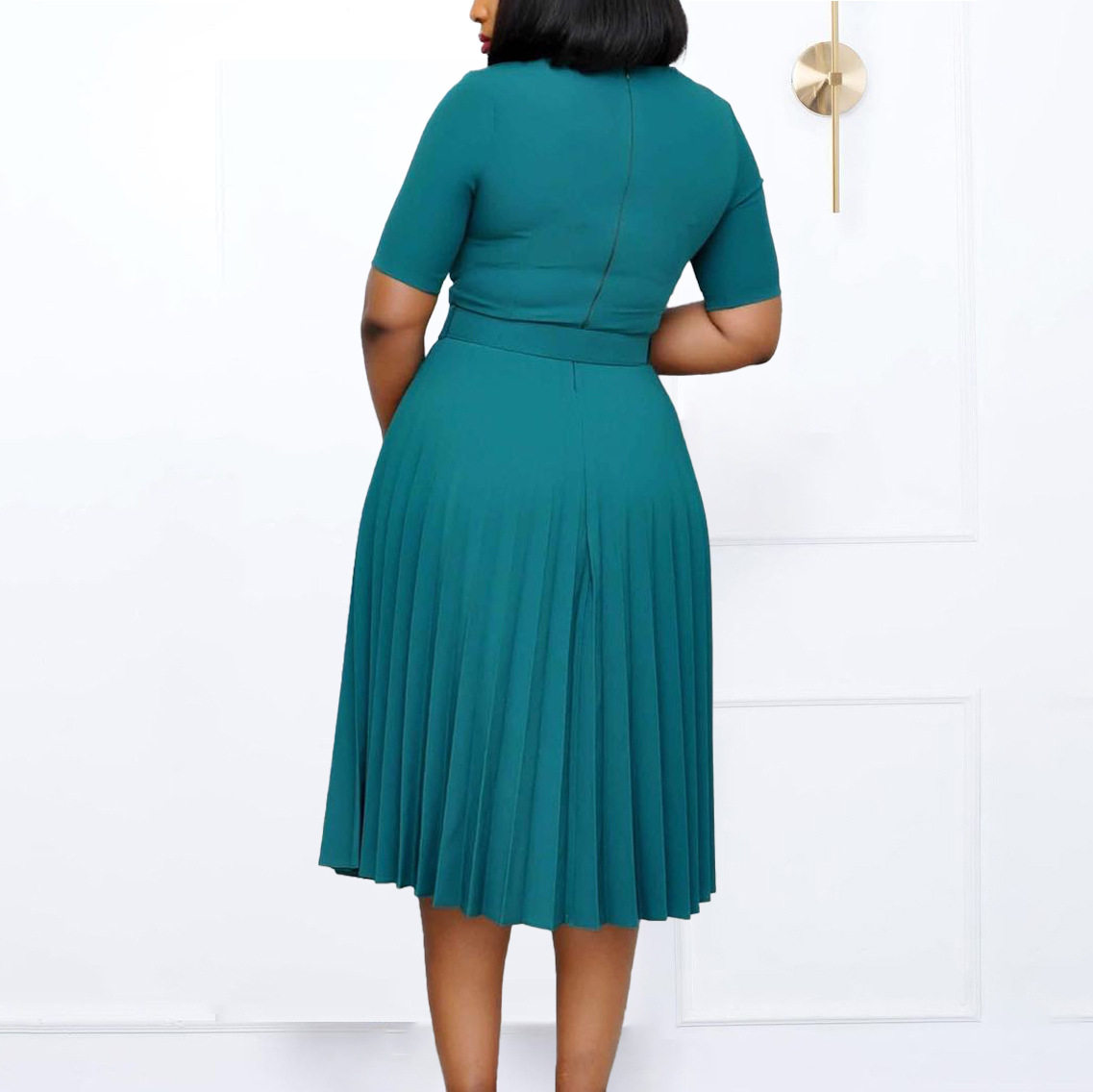 Pleated Midi Dress Round Neck Plus Size Elegant Design Perfect for Casual or Formal Occasions Wholesale Available