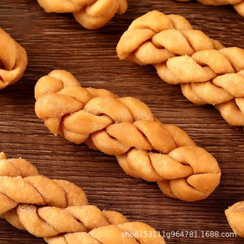 Wholesale price 252 g/bag Henan Kaifeng bookstore street handmade specialty salt and pepper tomato multi-flavor crisp Zhang Ji twist