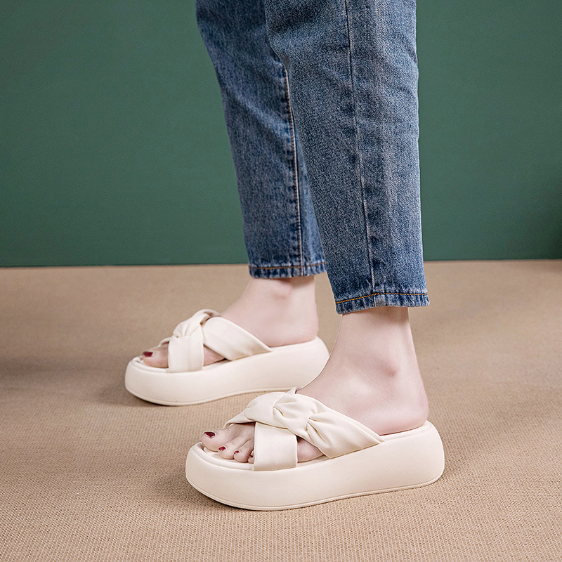 (Mới) Mã K4272 Giá 1520K: Giày Dép Lê Nữ Wetdi Kẻ Caro Hàng Mùa Hè Kẻ Caro Đế Cao Giày Dép Nữ Chất Liệu G04 Sản Phẩm Mới, (Miễn Phí Vận Chuyển Toàn Quốc).