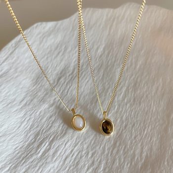 French Retro Cat's Eye Shell Pendant Necklace Women's Niche Simple High-End Light Luxury Clavicle Chain Jewelry Wholesale