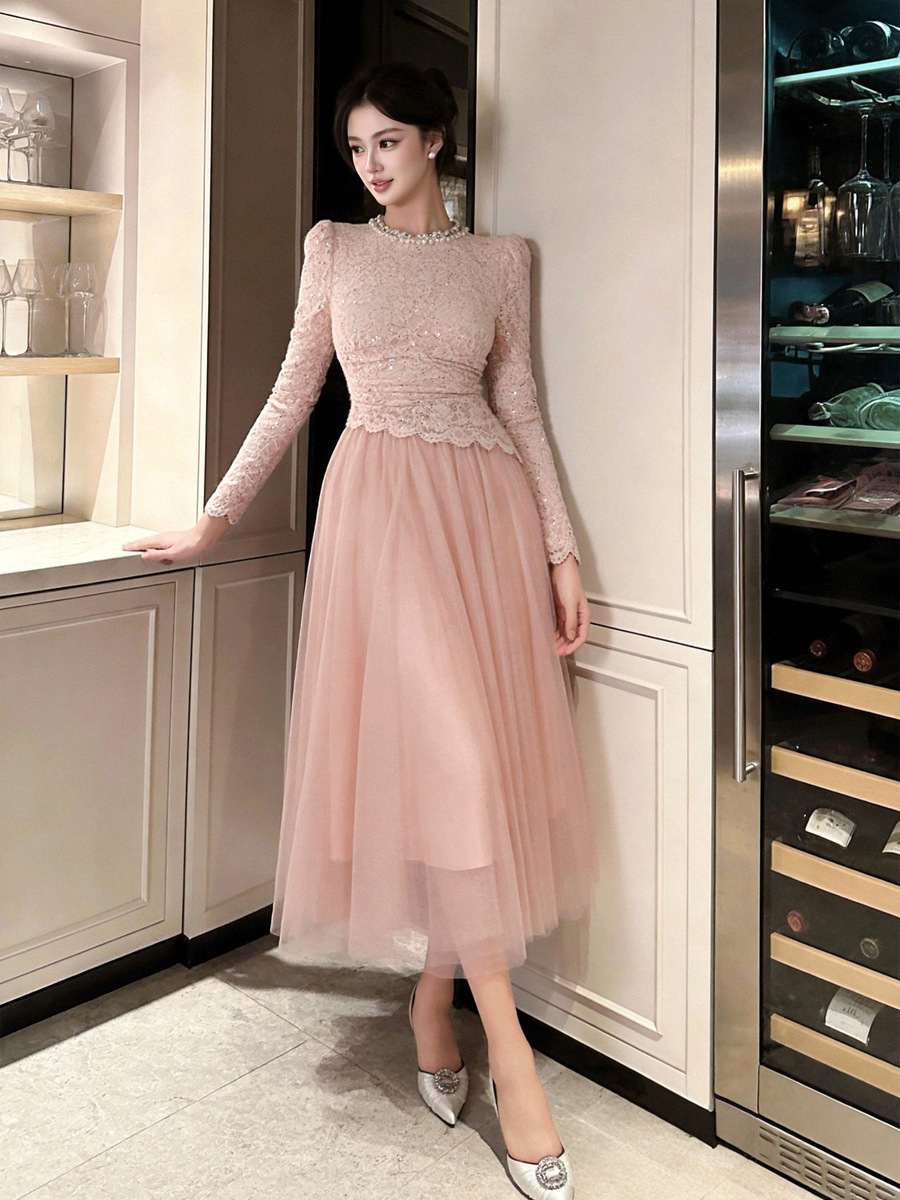 Đầm nữ cổ tròn dài tay phối ren đính đá chiết eo phong cách ngọt ngào — Màu hồng