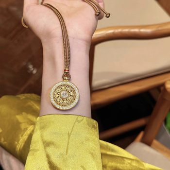 New Chinese Style Ancient Gold Rotatable Good Luck Eight Treasure Compass Pendant Necklace for Women Retro Light Luxury Mid-Century Style Necklace