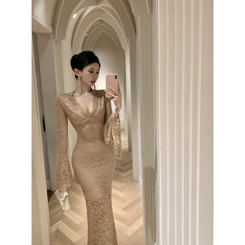 (Mới) Mã B3366 Giá 690K: Váy Đầm Liền Thân Dáng Dài Nữ Guryt Sexy Dáng Ôm Body Gợi Cảm Sexy Hàng Mùa Xuân Thu Đông Cổ Chữ V Thời Trang Nữ Chất Liệu Ren G02 Sản Phẩm Mới, (Miễn Phí Vận Chuyển Toàn Quốc).