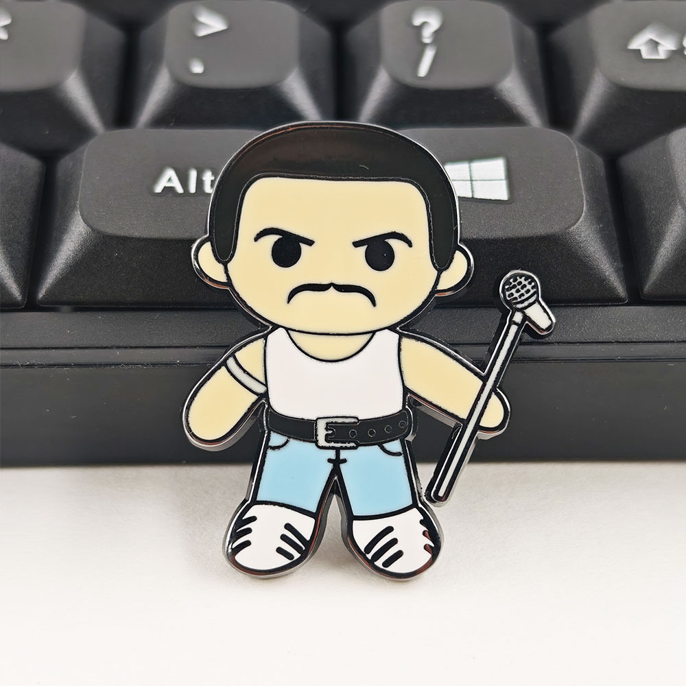 เข็มกลัดรูปเฟรดดี้ เมอร์คิวรี แบบ Q-version เครื่องหมายโลหะลายการ์ตูนนักร้องนำวงควีน อุปกรณ์เสริมสำหรับแฟนเพลง