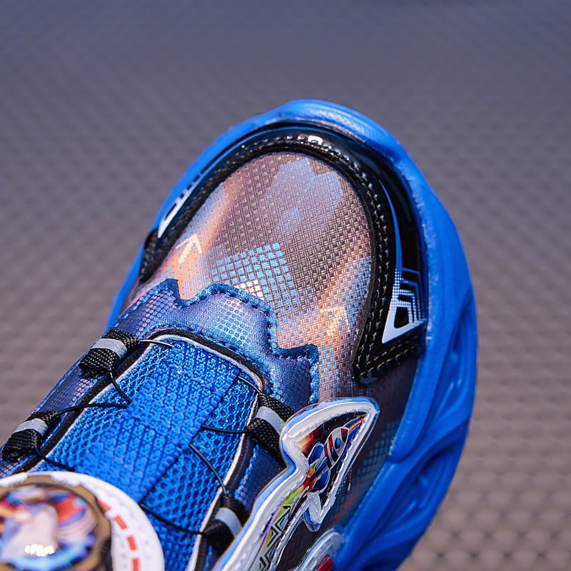 Boys' Sneakers 2024 Spring and Autumn New Ultraman Kidsren's Shoes with Light-Up Shoelaces and Lights for Baby Boys
