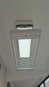 Fully Automatic Intelligent Remote-Controlled Lifting Balcony Fixed Straight Rod Telescopic Small-Sized Electric Clothes Drying Rack Lift Type