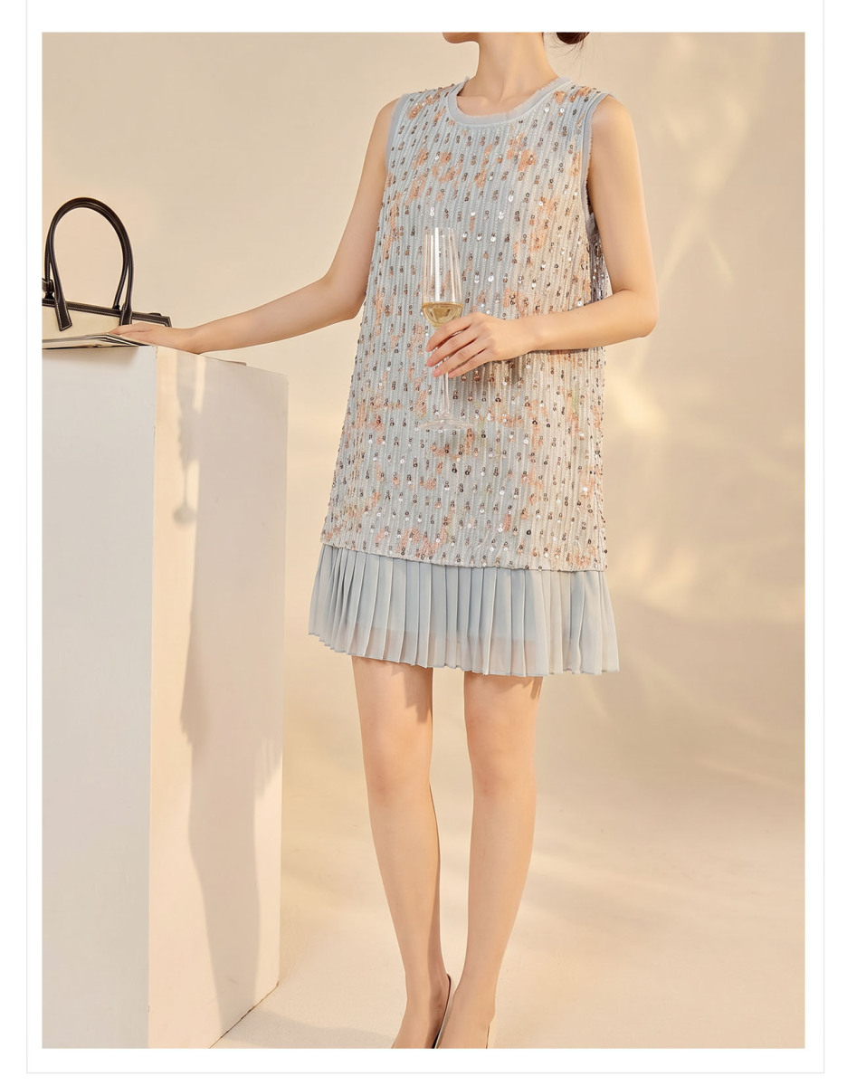 Đầm liền nữ không tay cổ tròn thêu hoa kết sequin dáng chữ A phối bèo tầng — Xanh nhạt