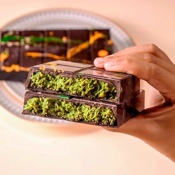 Oem Dubai Pistachio Chocolate 40G/Piece Hazelnut-Filled Dark Chocolate Bread Crumbs Snack Pure Nut Delight
