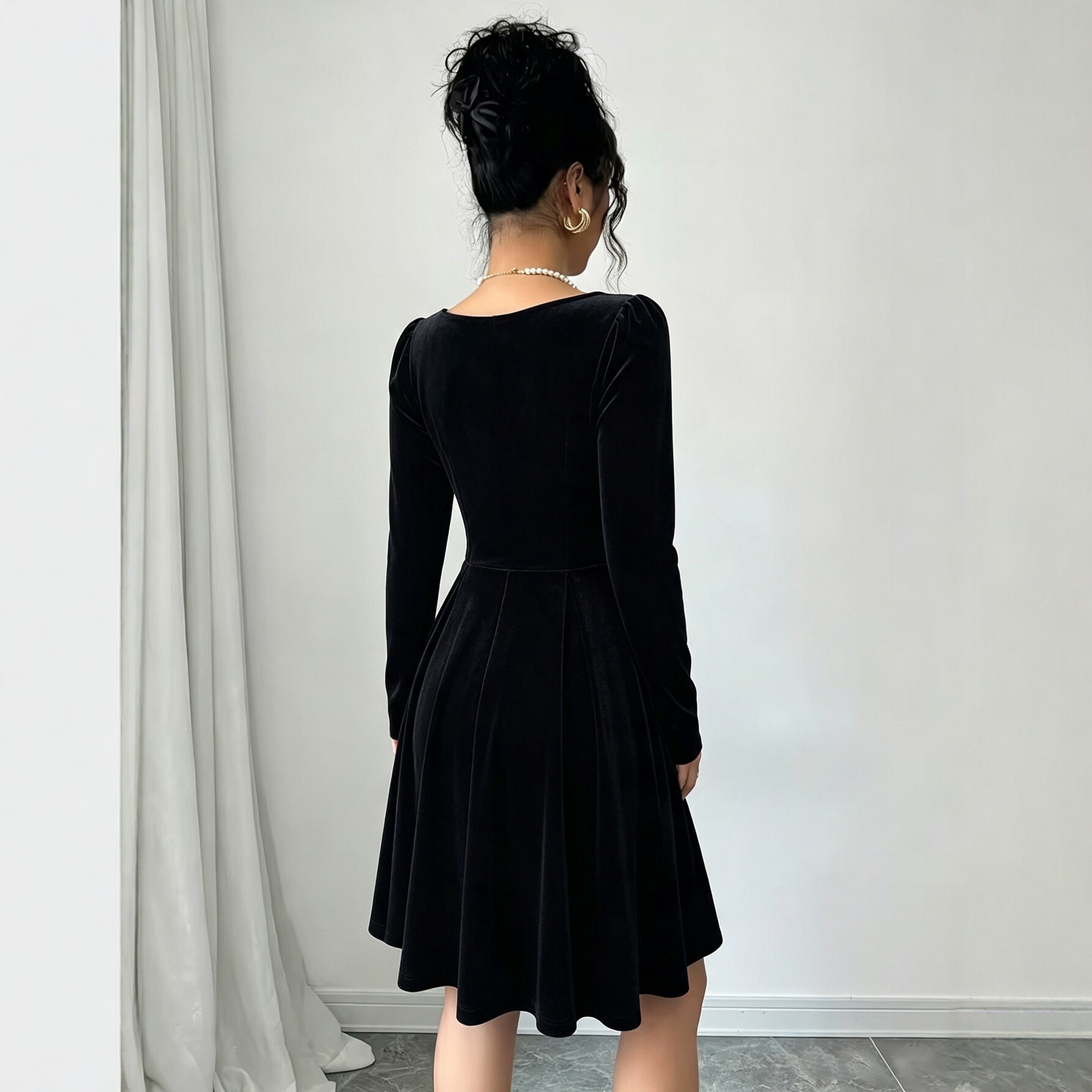 French Vintage Velvet Square Neck Dress for Women Pearl Trim Waist Cinching A Line Silhouette Elegant Evening Wear